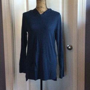 CuddlDuds teal hooded lightweight top~Size Medium